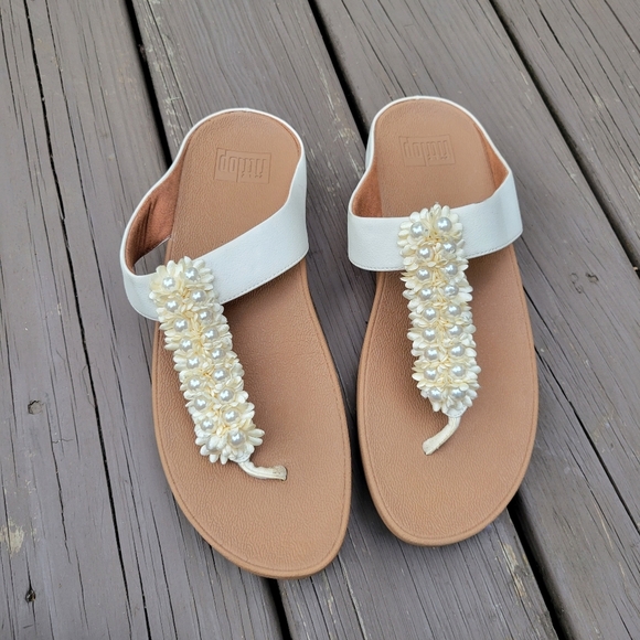 Fitflop Verna Cream Faux Leather Satin Floral Pearls Summer Wedge Sandals 11 - Picture 3 of 8